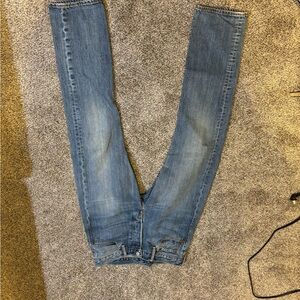 Levi’s- Classic Blue Denim Jeans